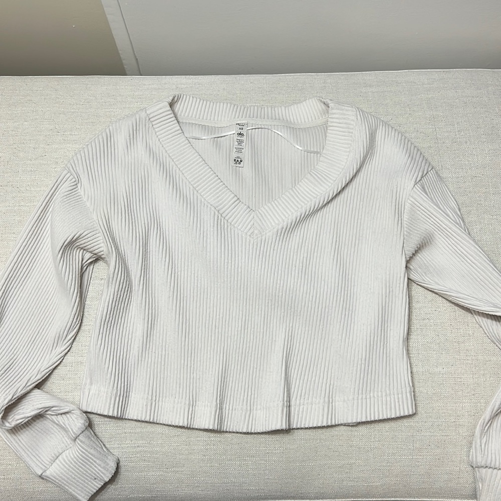 Alo Muse V Neck Pullover